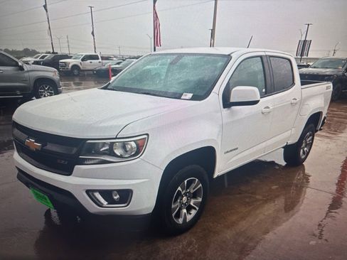Used 2018 Chevrolet Colorado Z71 AWD/4WD image 1