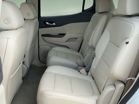 Used 2021 GMC Acadia Denali w/ Denali Ultimate Package AWD/4WD image 17