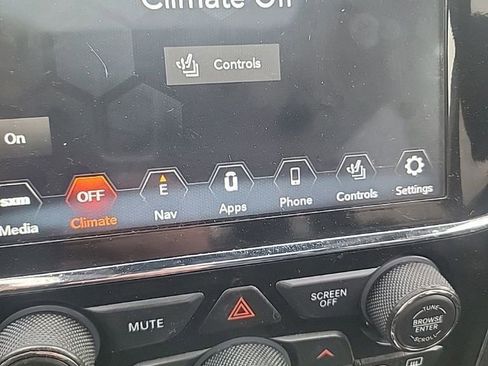 Used 2021 Jeep Grand Cherokee Laredo X image 51