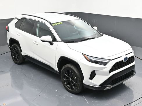 Used 2023 Toyota RAV4 SE image 43