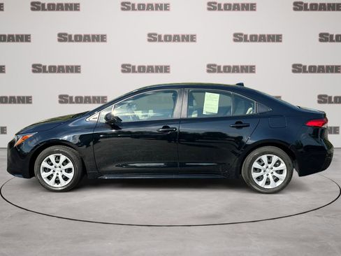 Used 2024 Toyota Corolla LE FWD image 2