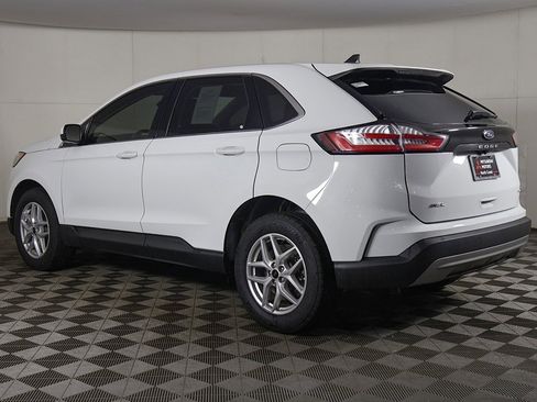 Used 2024 Ford Edge SEL w/ Convenience Package image 7