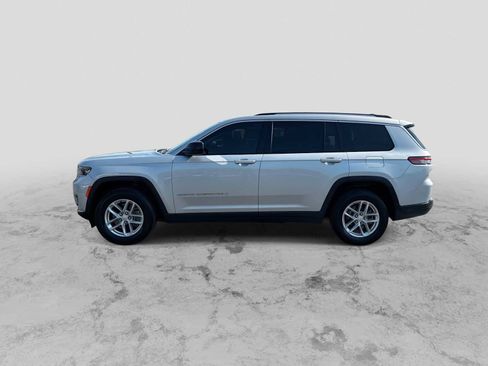 Used 2022 Jeep Grand Cherokee L Laredo w/ Luxury Tech Group I AWD/4WD image 5