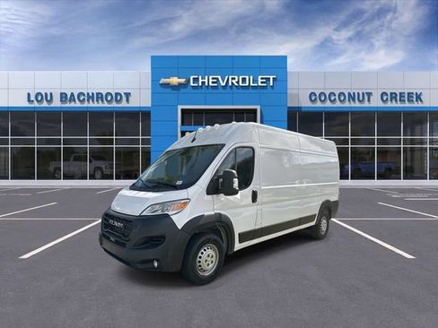 Used 2024 RAM ProMaster 2500 w/ Convenience Group FWD image 4