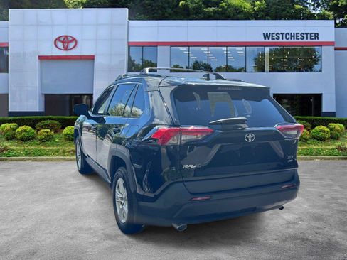 Used 2021 Toyota RAV4 XLE AWD/4WD image 5