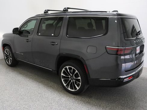 Used 2022 Jeep Wagoneer Series III w/ Premium Group I RWD image 9