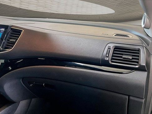 Used 2020 Honda Pilot Touring image 14