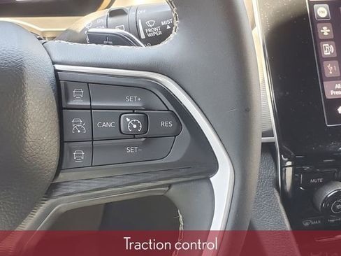Used 2024 Jeep Grand Cherokee L Altitude AWD/4WD image 23