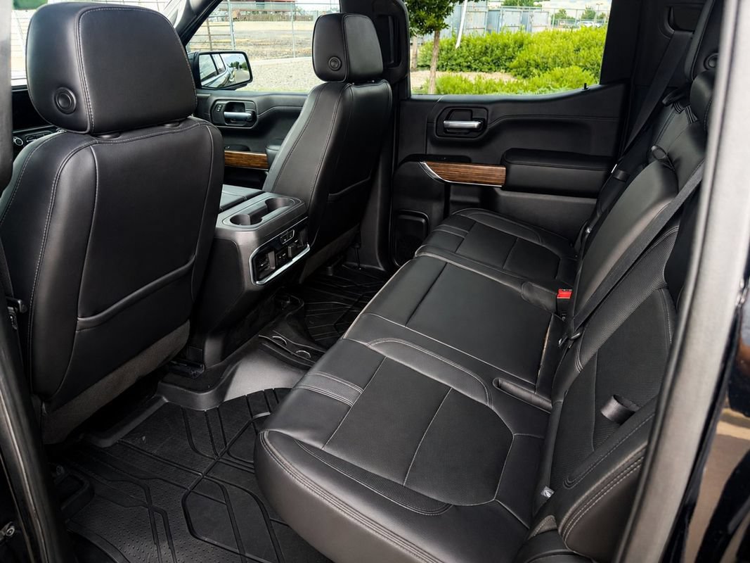 Used 2021 Chevrolet Silverado 1500 High Country w/ Technology Package AWD/4WD image 14