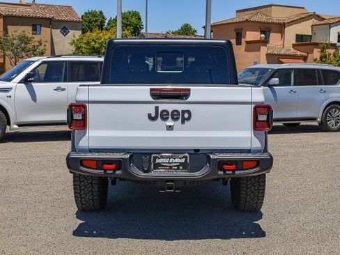 Used 2024 Jeep Gladiator Rubicon w/ Convenience Group image 5