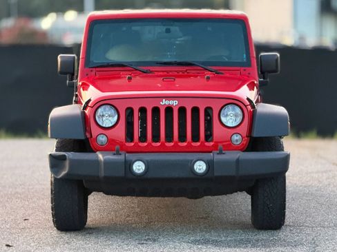 Used 2017 Jeep Wrangler Unlimited Sport w/ Connectivity Group AWD/4WD image 5