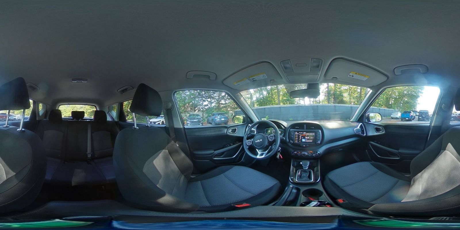 Used 2025 Kia Soul LX w/ LX Technology Package FWD image 39