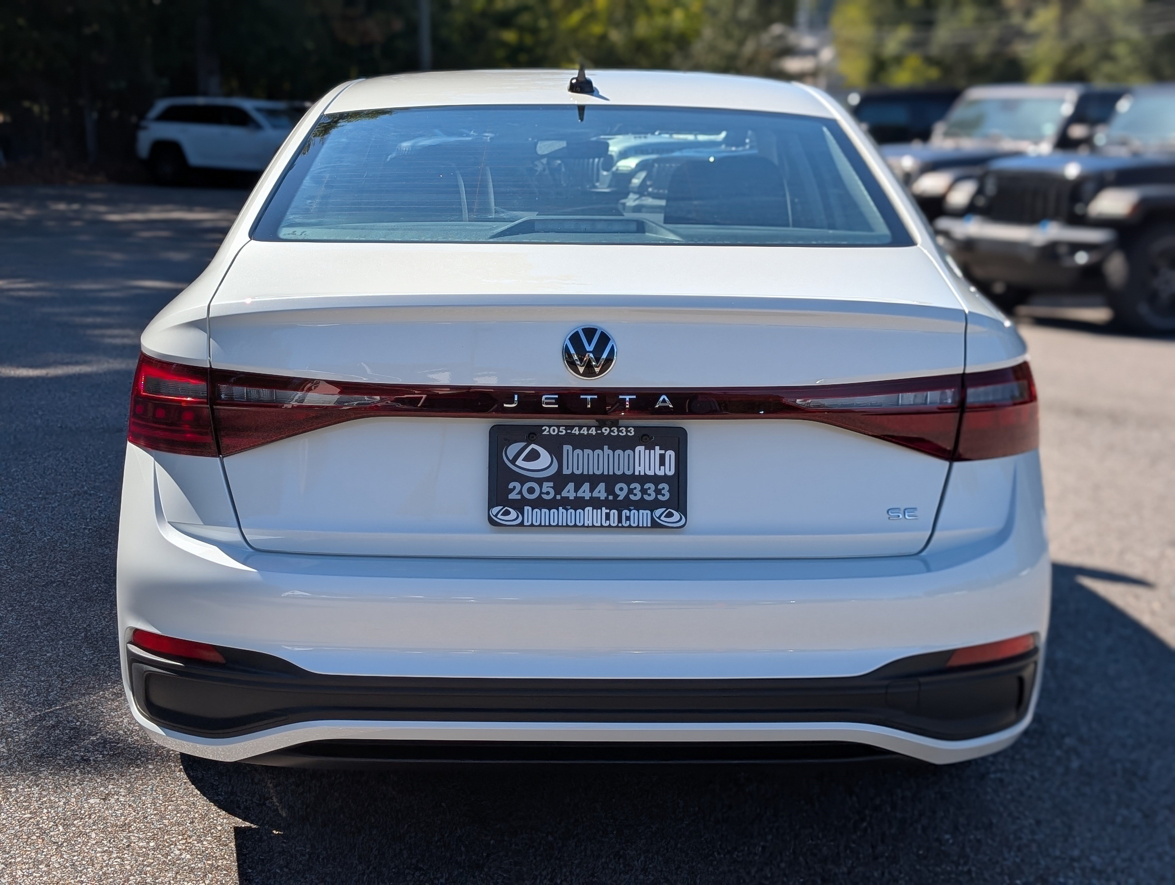 Used 2026 Volkswagen Jetta SE FWD image 8