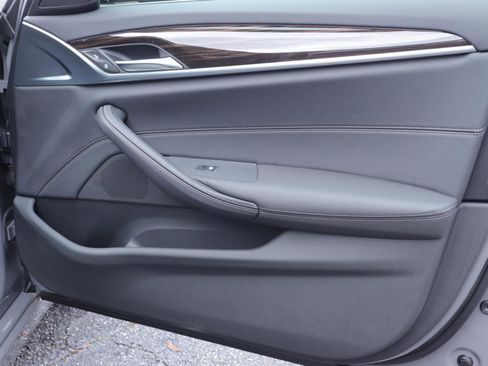 Certified 2022 BMW 540i image 16