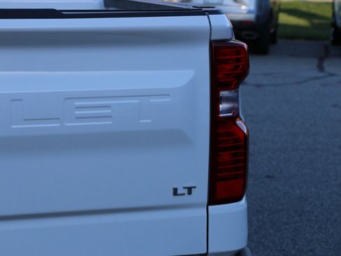 Used 2022 Chevrolet Silverado 1500 LT image 6