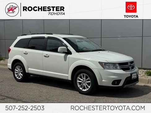 Used 2017 Dodge Journey SXT w/ Comfort/Convenience Group FWD image 1