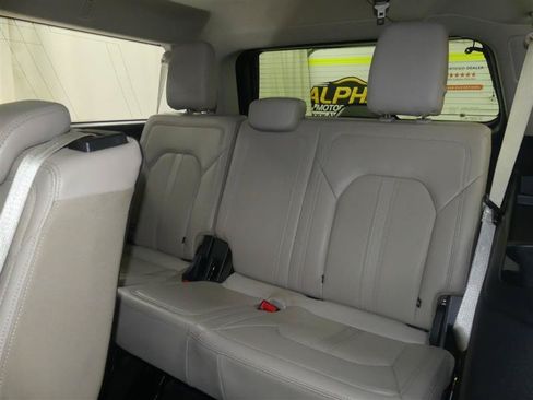 Used 2022 Ford Expedition Max Limited AWD/4WD image 5