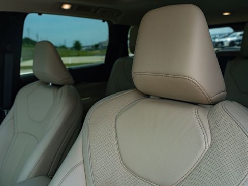 Certified 2023 INFINITI QX60 Sensory w/ Vision Package AWD/4WD image 9