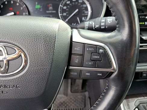 Used 2021 Toyota Highlander Limited image 10