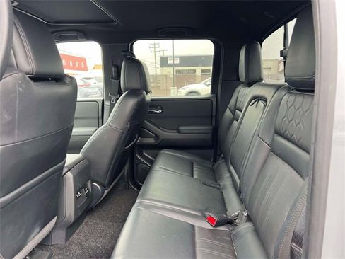 Used 2022 Nissan Frontier PRO-4X w/ Pro-4X Premium Package image 11