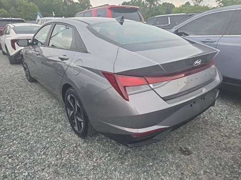 Used 2023 Hyundai Elantra SEL w/ Convenience Package FWD image 5
