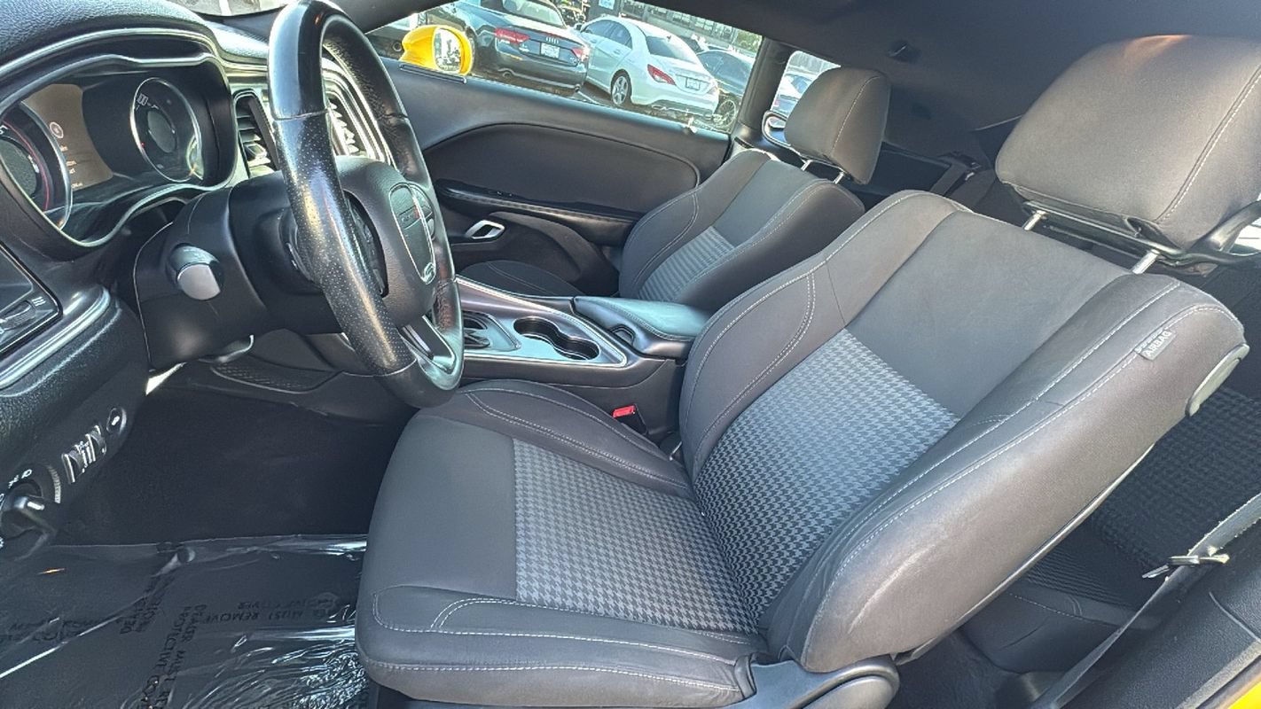 Used 2017 Dodge Challenger SXT RWD image 10