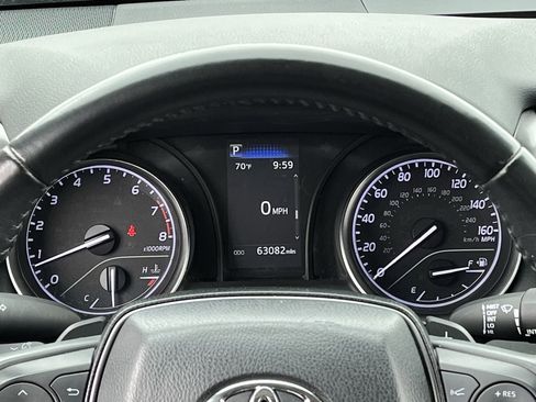 Used 2024 Toyota Camry SE FWD image 13