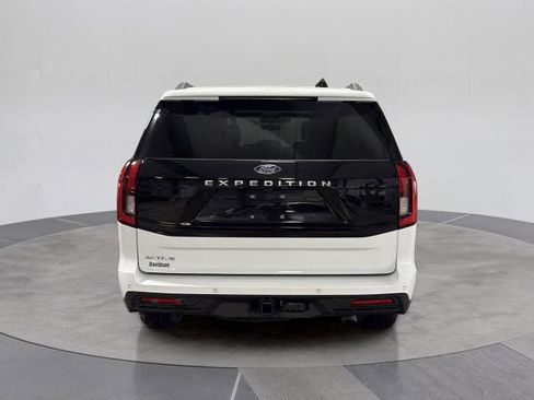 Certified 2025 Ford Expedition Active AWD/4WD image 5