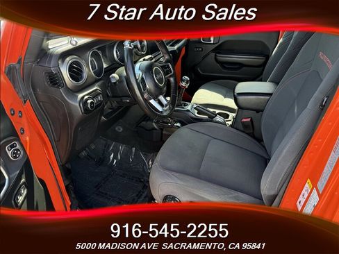 Used 2018 Jeep Wrangler Unlimited Rubicon w/ Dual Top Group image 8