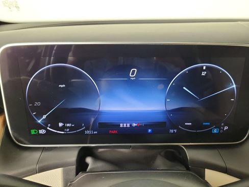Used 2024 Mercedes-Benz GLC 300 4MATIC image 23