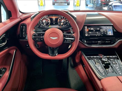 Used 2026 Aston Martin DBX 707 image 8