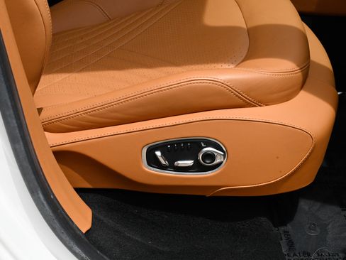 Used 2024 Aston Martin DBX AWD/4WD image 55