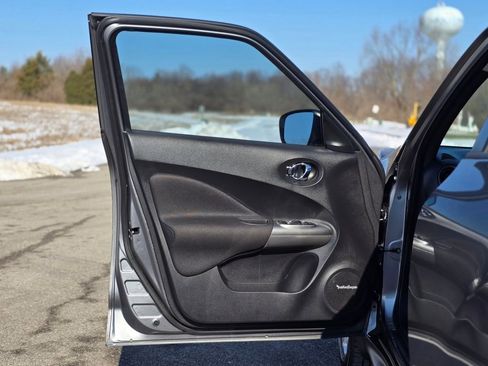 Used 2016 Nissan Juke SL image 14