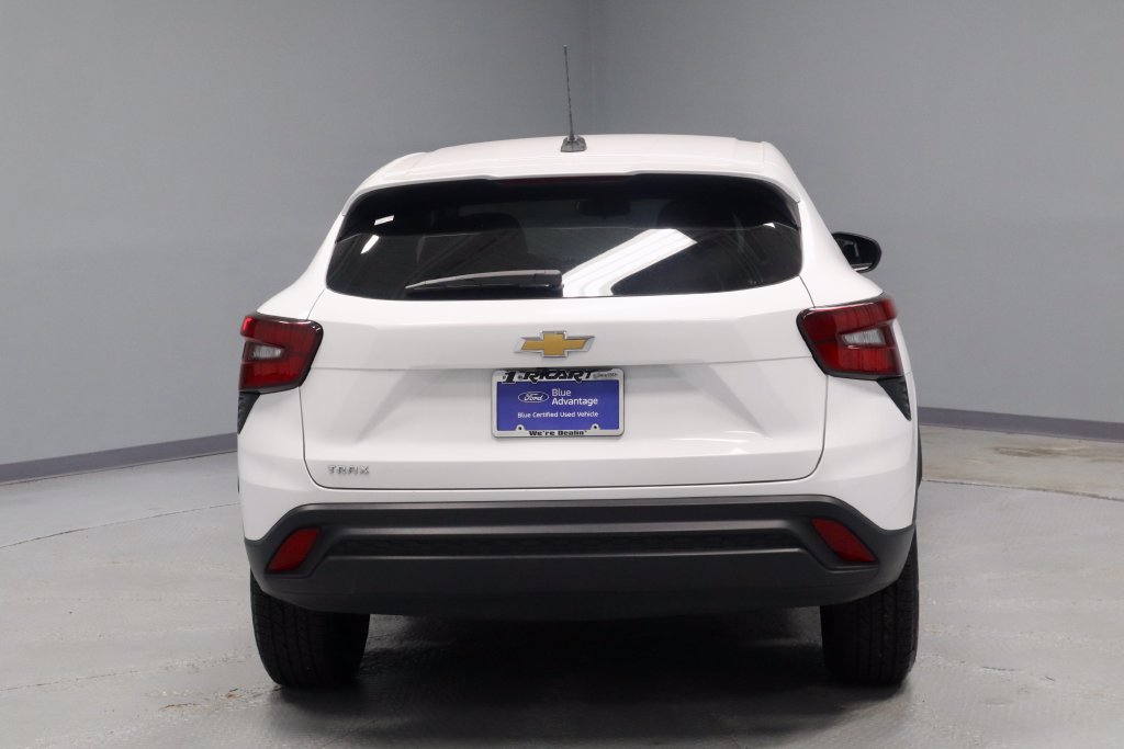 Used 2025 Chevrolet Trax LS FWD image 10