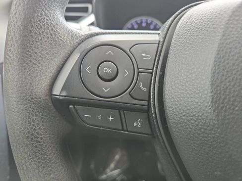 Used 2020 Toyota RAV4 XLE FWD image 23