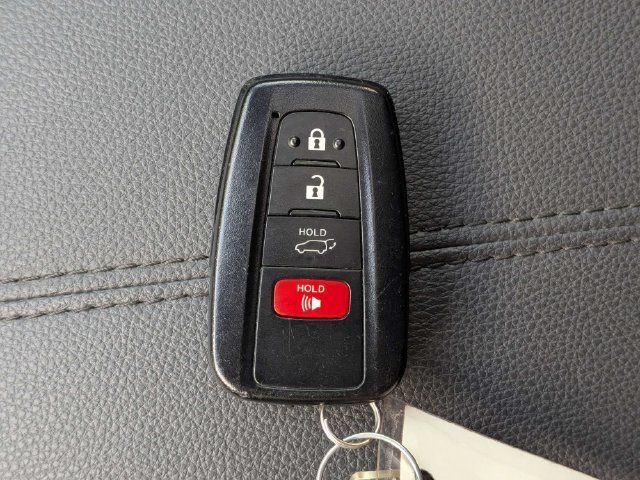 Used 2023 Toyota RAV4 XSE AWD/4WD image 30