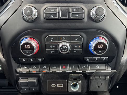 Used 2021 GMC Sierra 1500 AT4 w/ AT4 Premium Package AWD/4WD image 26