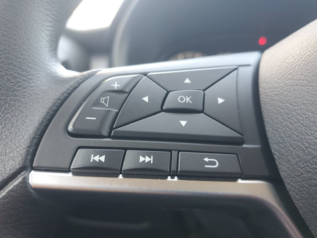 Used 2023 Nissan Kicks SV FWD image 30