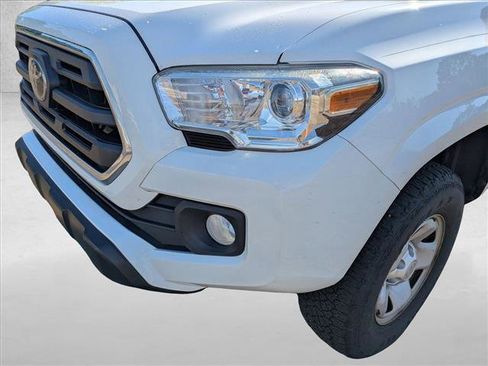 Used 2019 Toyota Tacoma SR5 RWD image 9