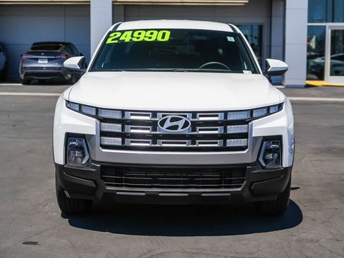 Used 2025 Hyundai Santa Cruz SE FWD image 4