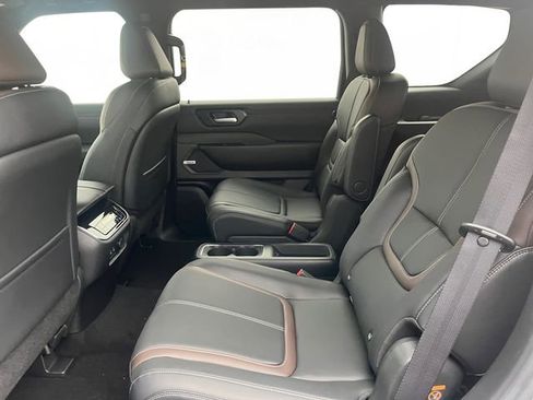 New 2026 Nissan Armada SL w/ Captain's Chari Seat Package AWD/4WD image 11