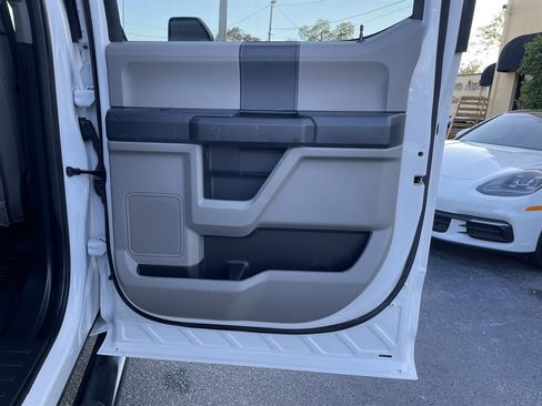 Used 2022 Ford F250 XL w/ Power Equipment Group image 44