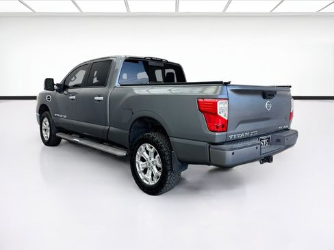 Used 2016 Nissan Titan SL AWD/4WD image 6