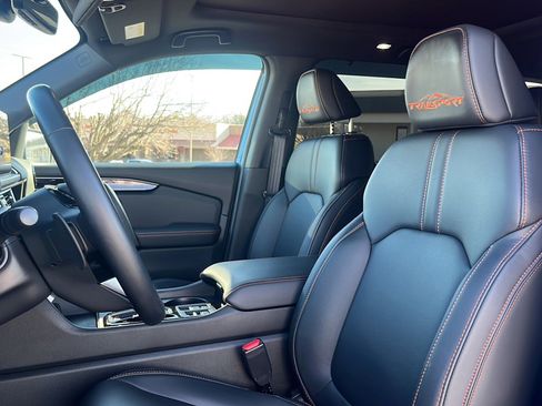 Used 2025 Honda Pilot TrailSport image 15