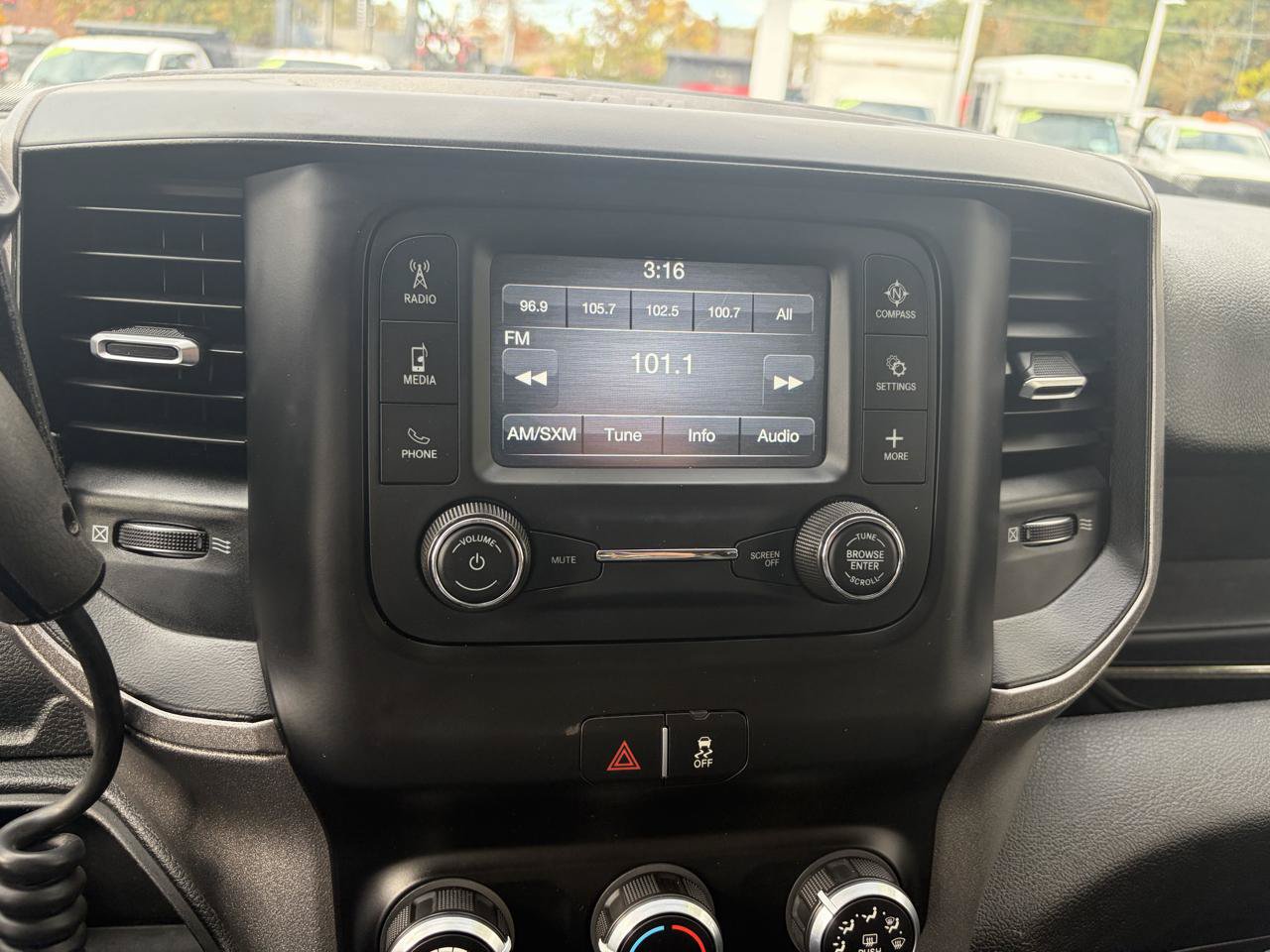 Used 2019 RAM 5500 Tradesman w/ Electrical Accessory Group AWD/4WD image 27