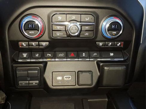 Used 2023 GMC Sierra 2500 SLT w/ SLT Premium Package image 18