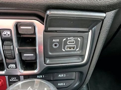 Used 2024 Jeep Wrangler Unlimited AWD/4WD image 26
