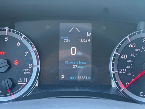 Used 2021 Toyota Highlander LE FWD image 27