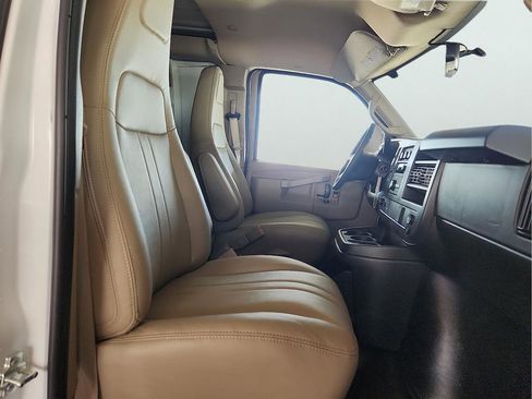 New 2026 GMC Savana 2500 RWD image 20