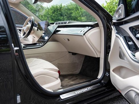 Used 2021 Mercedes-Benz Maybach S 580 4MATIC image 44